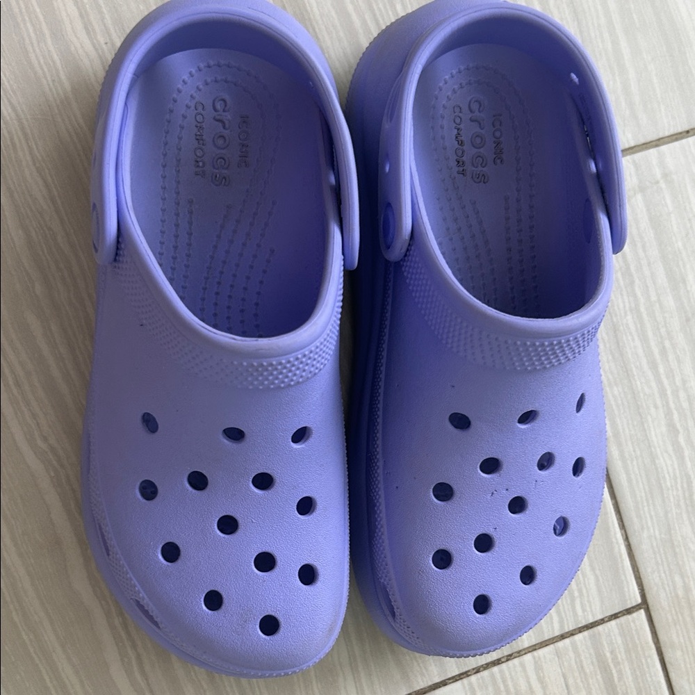 CROCS women’s wedge Comfort Clogs - Lavender
